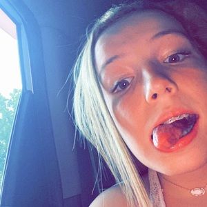 Meet your Posher, Abbey